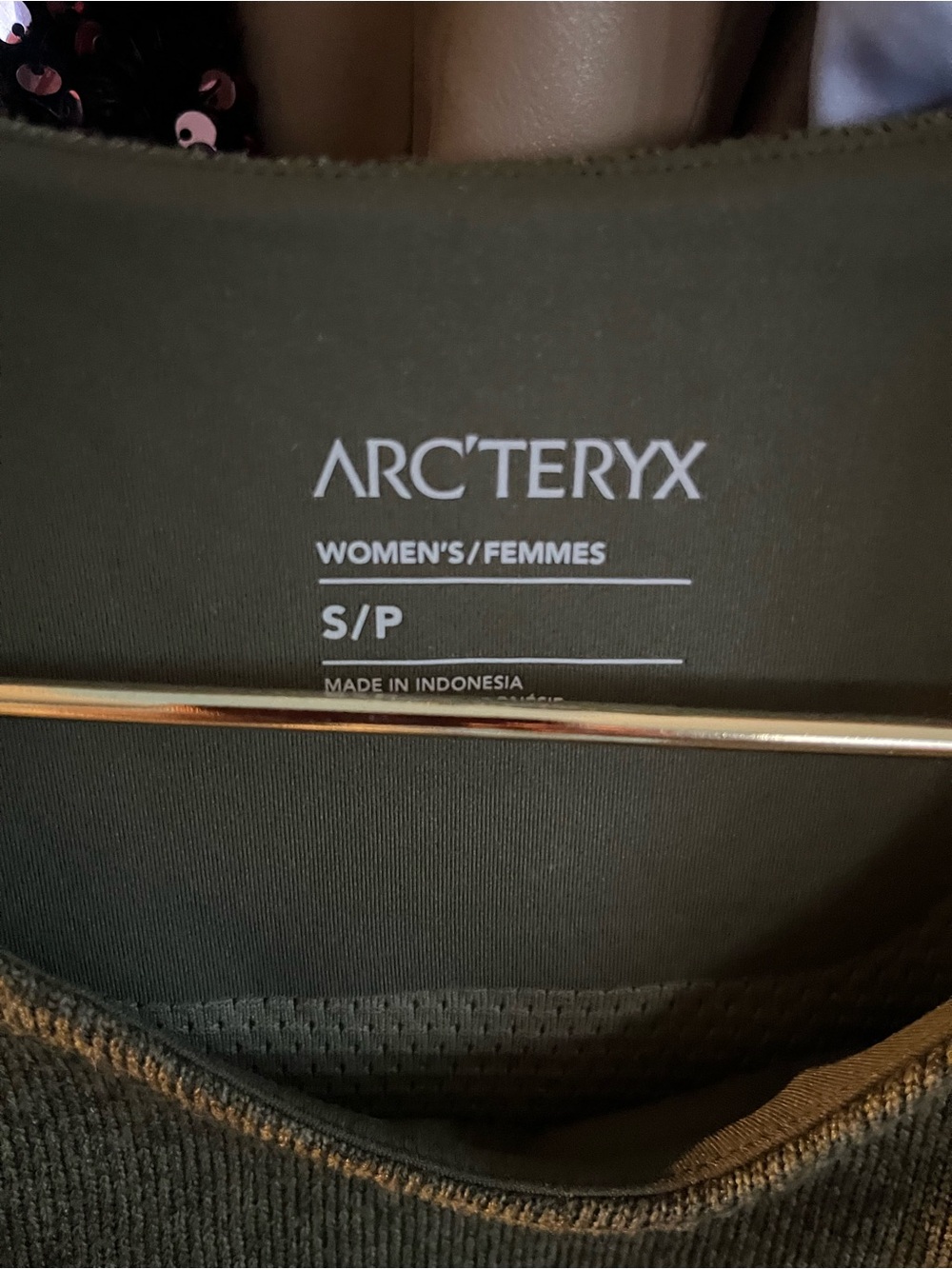 Arc'teryx Women's Knit Top in Olive size Small 🫒🫒🫒🫒